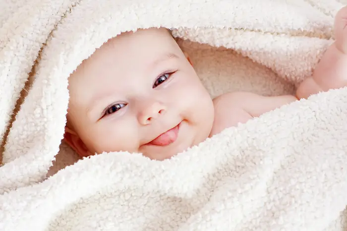 Dầu Bôi Ấm Cho Bé: Top Sản Phẩm Giảm Ho, Phòng Cảm Lạnh Hiệu Quả