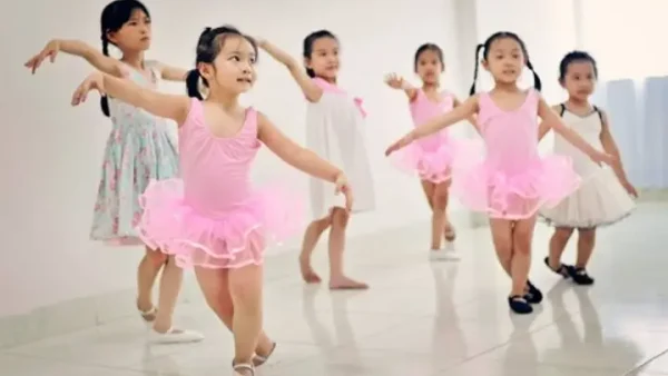 Khóa Học Nhảy Cho Bé 3 Tuổi: Chọn Lớp Học Vui Nhộn, An Toàn & Phát Triển Kỹ Năng