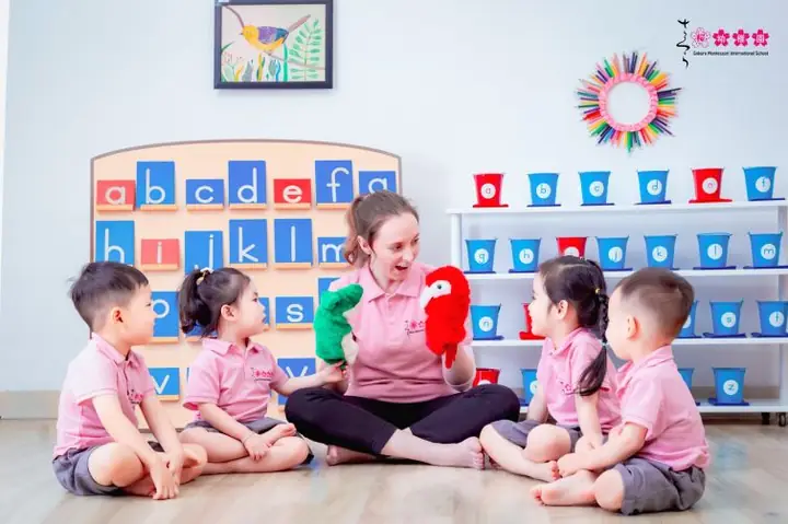 Dạy Tiếng Anh Cho Bé Mẫu Giáo: Phương Pháp, Chủ Đề & Giáo Trình Hiệu Quả Dạy Tiếng Anh Cho Bé Mẫu Giáo: Phương Pháp, Chủ Đề & Giáo Trình Hiệu Quả