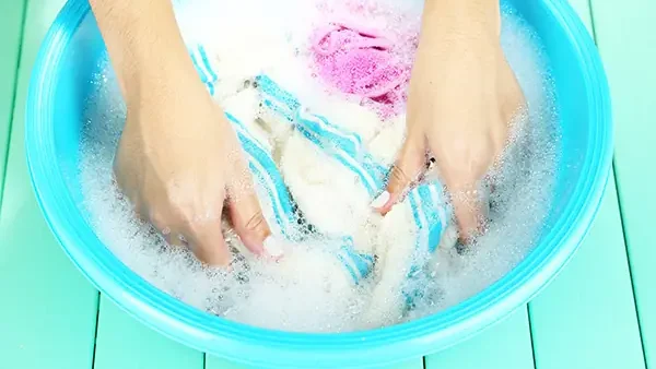 Cách Giặt Quần Áo Cho Bé Sơ Sinh Đúng Cách, An Toàn & Diệt Khuẩn