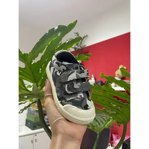 Giày Clarks Cho Bé Gái: Mua Ở Đâu, Chọn Loại Nào Tốt Nhất?