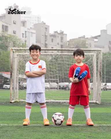 Chọn Giày Đá Bóng Cho Bé 4 Tuổi: Hướng Dẫn Chi Tiết, Đảm Bảo Bé Chơi Thoải Mái & An Toàn Chọn Giày Đá Bóng Cho Bé 4 Tuổi: Hướng Dẫn Chi Tiết, Đảm Bảo Bé Chơi Thoải Mái & An Toàn
