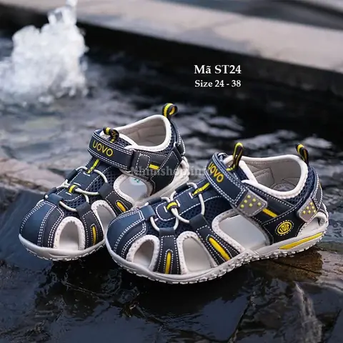 Chọn Giày Sandal Phù Hợp Cho Bé Trai 2 Tuổi: Hướng Dẫn Chi Tiết & Lưu Ý