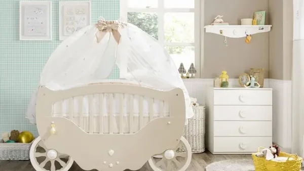 Giường Nệm Cho Bé Sơ Sinh: Lựa Chọn An Toàn, Thoáng Khí, Hỗ Trợ Phát Triển Toàn Diện