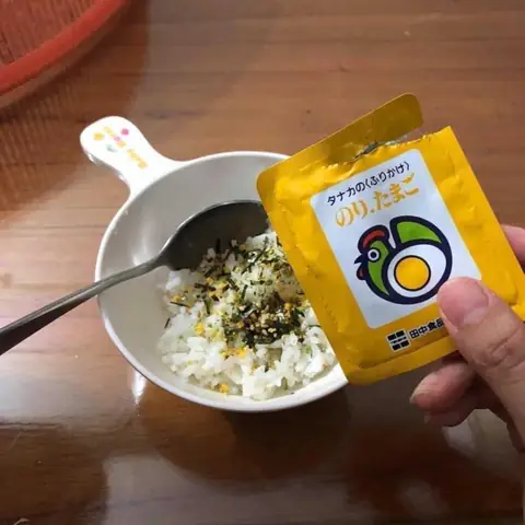 Gói Gia Vị Rắc Cơm Nhật Bản Cho Bé: Loại Nào Tốt, Dùng Khi Nào & Cách Chọn 1 Gói Gia Vị Rắc Cơm Nhật Bản Cho Bé: Loại Nào Tốt, Dùng Khi Nào & Cách Chọn