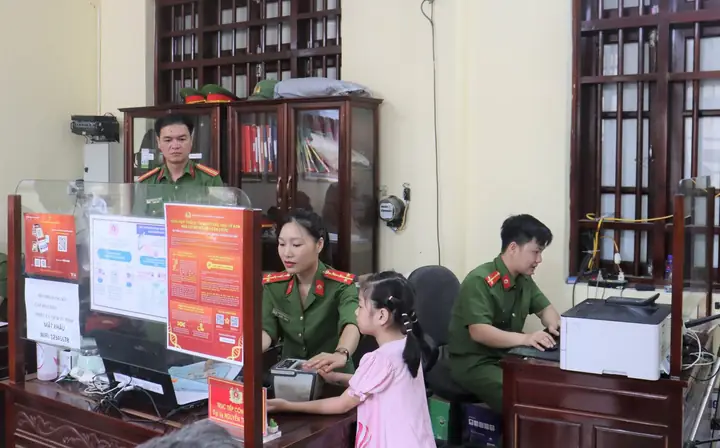 Hồ Sơ Cho Bé Đi Nhà Trẻ Cần Những Gì? Hướng Dẫn Chuẩn Bị Đầy Đủ & Chi Tiết