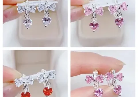 Hoa Tai Đẹp Cho Bé Gái: Chọn Kiểu Dáng, Chất Liệu An Toàn & Mẫu Mã Phổ Biến Nhất