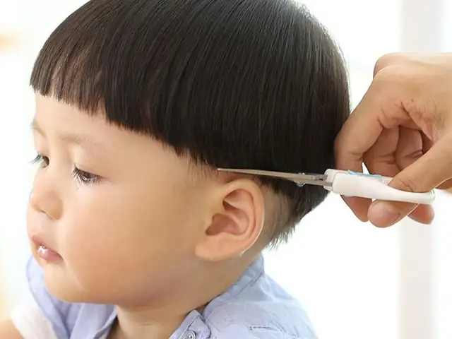 Hướng Dẫn Cắt Tóc Cho Bé Tại Nhà An Toàn, Đơn Giản & Đẹp Hướng Dẫn Cắt Tóc Cho Bé Tại Nhà An Toàn, Đơn Giản & Đẹp