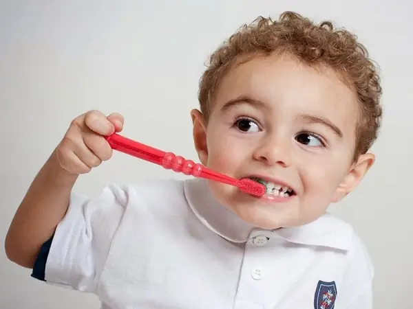 Hướng Dẫn Bé Đánh Răng Đúng Cách: Bí Quyết Chăm Sóc Răng Miệng Cho Trẻ Hướng Dẫn Bé Đánh Răng Đúng Cách: Bí Quyết Chăm Sóc Răng Miệng Cho Trẻ