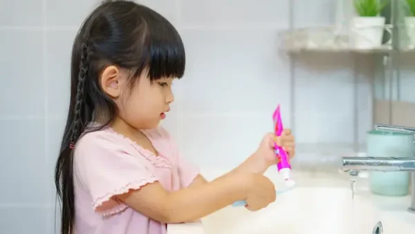 Kem Đánh Răng Tốt Cho Bé: Tiêu Chí Chọn Lọc & Top Sản Phẩm An Toàn, Hiệu Quả