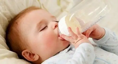 Khi Nào Nên Cho Bé Uống Nước? Hướng Dẫn Chi Tiết Từ Chuyên Gia