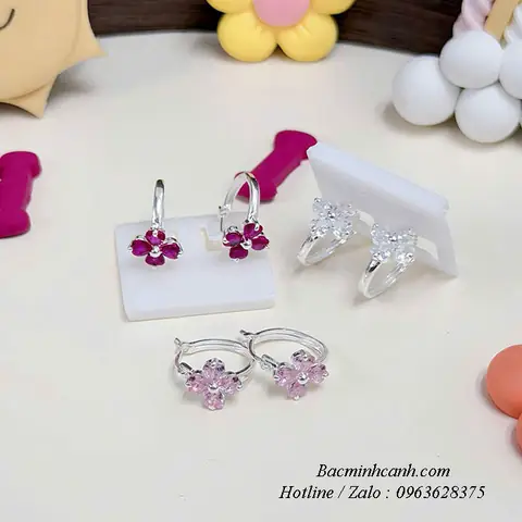 Khuyên Tai Tròn Cho Bé: Mẫu Đẹp, An Toàn & Chất Liệu Phù Hợp