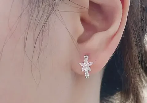 Khuyên Tai Tròn Cho Bé: Mẫu Đẹp, An Toàn & Chất Liệu Phù Hợp