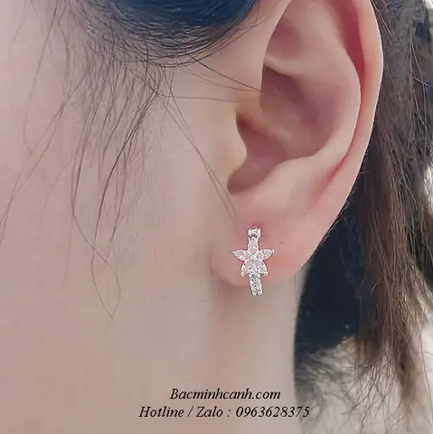 Khuyên Tai Tròn Cho Bé: Mẫu Đẹp, An Toàn & Chất Liệu Phù Hợp