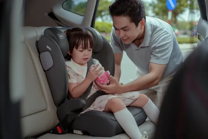 Kinh Nghiệm Mua Ghế Ngồi Xe Ô Tô Cho Bé: Hướng Dẫn Chọn Lựa An Toàn Từ A-Z Kinh Nghiệm Mua Ghế Ngồi Xe Ô Tô Cho Bé: Hướng Dẫn Chọn Lựa An Toàn Từ A-Z