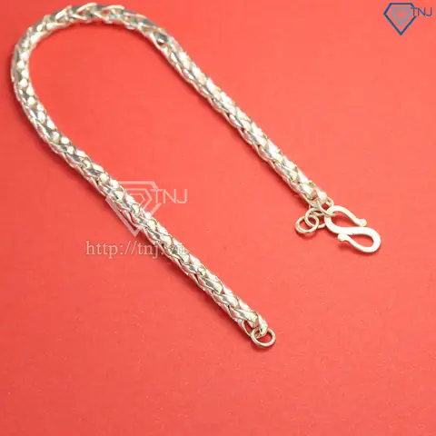 Lắc Tay Bạc Cho Bé Trai Sơ Sinh: Chọn Mẫu, Ý Nghĩa & Lưu Ý Quan Trọng Lắc Tay Bạc Cho Bé Trai Sơ Sinh: Chọn Mẫu, Ý Nghĩa & Lưu Ý Quan Trọng