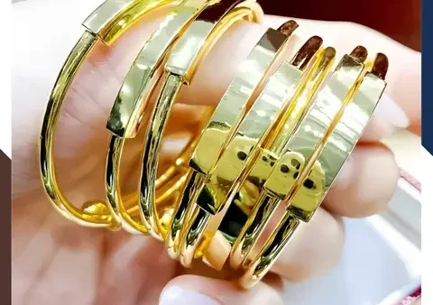 Lắc Vàng Cho Bé: Chọn Lựa, Ý Nghĩa & Mẫu Đẹp An Toàn Cho Bé Yêu