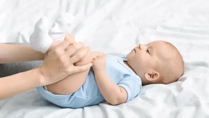 Làm Cách Nào Cho Bé Dễ Đi Ngoài Khi Bị Táo Bón? Hướng Dẫn Chi Tiết Cho Mẹ