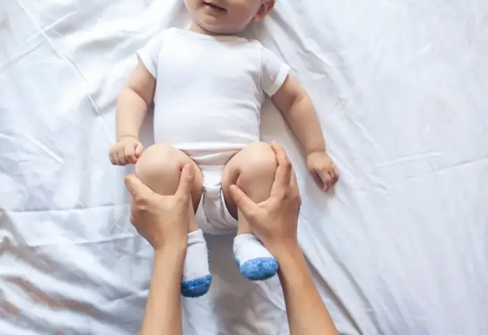 Làm Cách Nào Cho Bé Dễ Đi Ngoài Khi Bị Táo Bón? Hướng Dẫn Chi Tiết Cho Mẹ