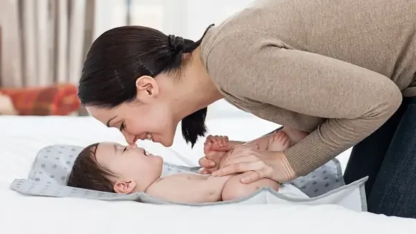10+ Cách Đơn Giản Giúp Em Bé Cười Vui Vẻ Và Tăng Cường Kết Nối