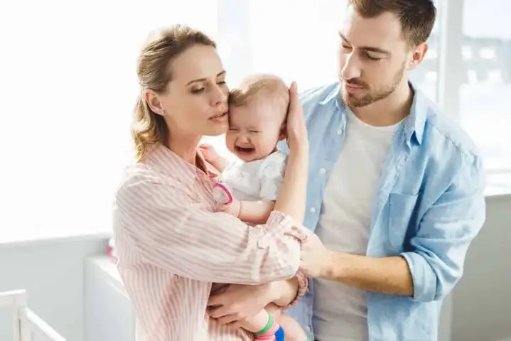 Làm Sao Cho Bé Hết Khóc Đêm? Bí Quyết Dỗ Dành Và Chăm Sóc Toàn Diện Làm Sao Cho Bé Hết Khóc Đêm? Bí Quyết Dỗ Dành Và Chăm Sóc Toàn Diện