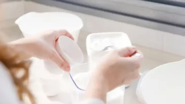 Bé Bị Đẹn: Nguyên Nhân, Dấu Hiệu Nhận Biết Và Cách Xử Lý An Toàn Cho Trẻ