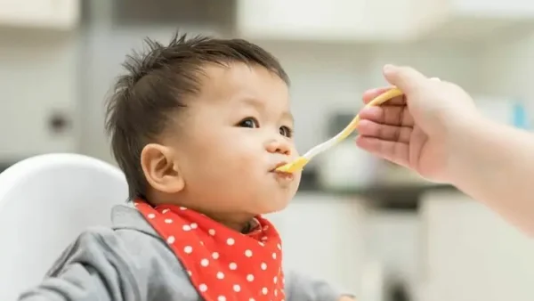 Lượng Ăn Dặm Cho Bé 5 Tháng Tuổi: Hướng Dẫn Chi Tiết Và Lưu Ý