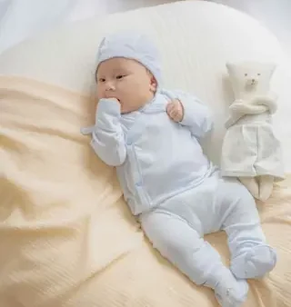 Danh Sách Đồ Sơ Sinh Cho Bé Trai Mùa Hè: Chuẩn Bị Đầy Đủ & Tiết Kiệm