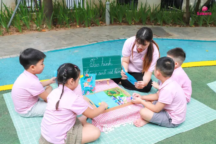 Lớp Học Cho Bé 4 Tuổi: Nên Học Gì, Học Ở Đâu Và Các Kỹ Năng Cần Thiết