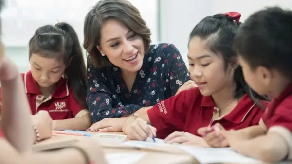 Khóa Học Tiếng Anh Cho Bé: Chọn Trung Tâm Uy Tín & Lộ Trình Học Hiệu Quả