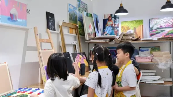 Lớp Học Vẽ Cho Bé 3 Tuổi: Khám Phá Sáng Tạo Cùng Con