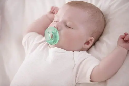 Lượng Sữa Cho Bé 10 Tháng Tuổi: Hướng Dẫn Chi Tiết Từ Chuyên Gia Lượng Sữa Cho Bé 10 Tháng Tuổi: Hướng Dẫn Chi Tiết Từ Chuyên Gia
