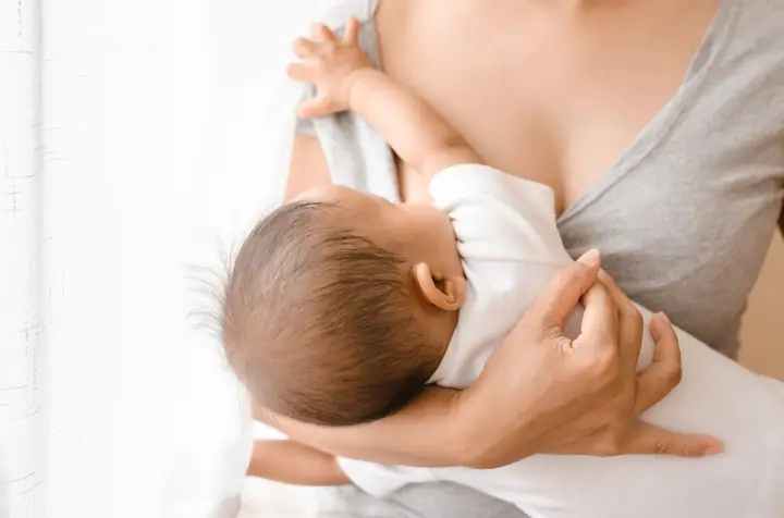 Lượng Sữa Cho Bé 10 Tháng Tuổi: Hướng Dẫn Chi Tiết Từ Chuyên Gia Lượng Sữa Cho Bé 10 Tháng Tuổi: Hướng Dẫn Chi Tiết Từ Chuyên Gia