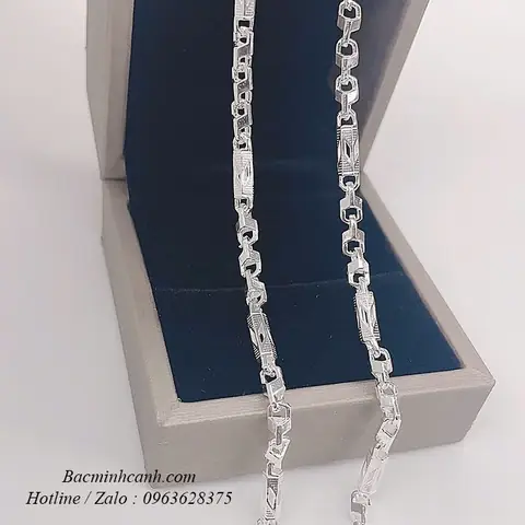Chọn Mẫu Vòng Cổ Bạc Cho Bé Gái: Hướng Dẫn Chi Tiết & Các Mẫu Hot Nhất Chọn Mẫu Vòng Cổ Bạc Cho Bé Gái: Hướng Dẫn Chi Tiết & Các Mẫu Hot Nhất