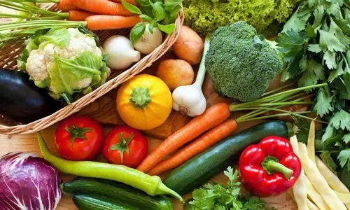 Bé Mấy Tháng Ăn Dặm Được? Dấu Hiệu Sẵn Sàng & Hướng Dẫn Chi Tiết
