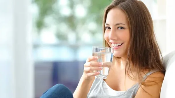 Mẹ Cho Bé Bú Uống Nước Đá Được Không? Giải Đáp Từ Chuyên Gia Và Lời Khuyên Hữu Ích