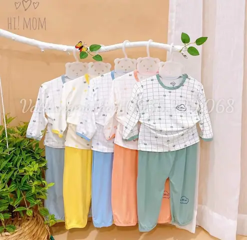 Móc Quần Áo Cho Bé: Hướng Dẫn Chọn Mua, Sử Dụng & Loại Phổ Biến Móc Quần Áo Cho Bé: Hướng Dẫn Chọn Mua, Sử Dụng & Loại Phổ Biến