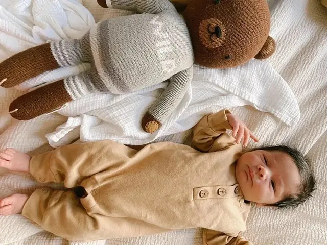 Mua Đồ Mùa Đông Cho Bé: Hướng Dẫn Chọn Quần Áo Ấm Áp, Thời Trang Và An Toàn Mua Đồ Mùa Đông Cho Bé: Hướng Dẫn Chọn Quần Áo Ấm Áp, Thời Trang Và An Toàn