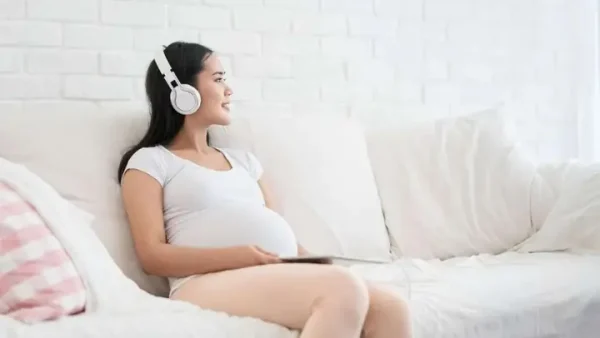 Nhạc Thai Giáo 3 Tháng Đầu: Chọn Lọc, Lợi Ích & Cách Nghe Cho Bé Thông Minh, Ngủ Ngon