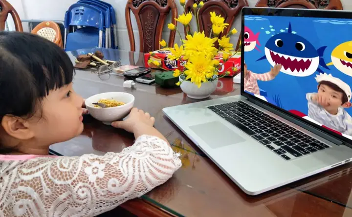 Nhạc Vui Nhộn Cho Bé 2 Tuổi: Tuyển Tập Bài Hát Hay & Bổ Ích Nhạc Vui Nhộn Cho Bé 2 Tuổi: Tuyển Tập Bài Hát Hay & Bổ Ích